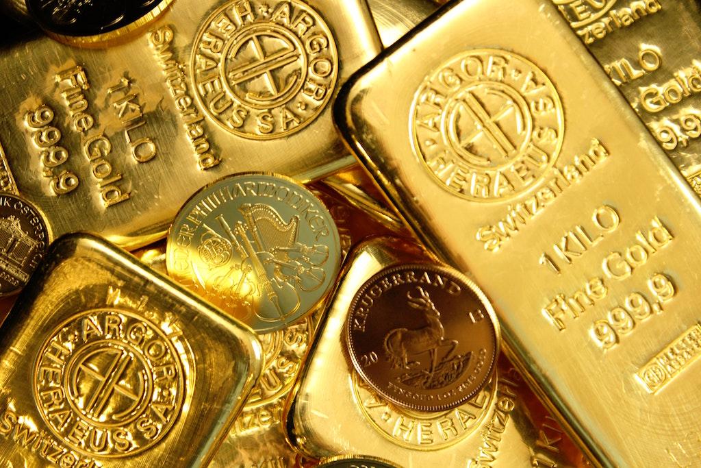 Is investing in gold risky?